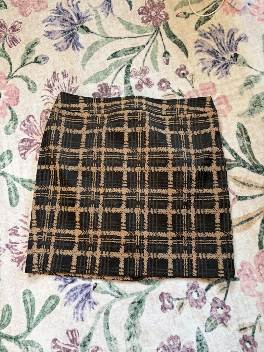 Ann Taylor Black and Tan Plaid Skirt